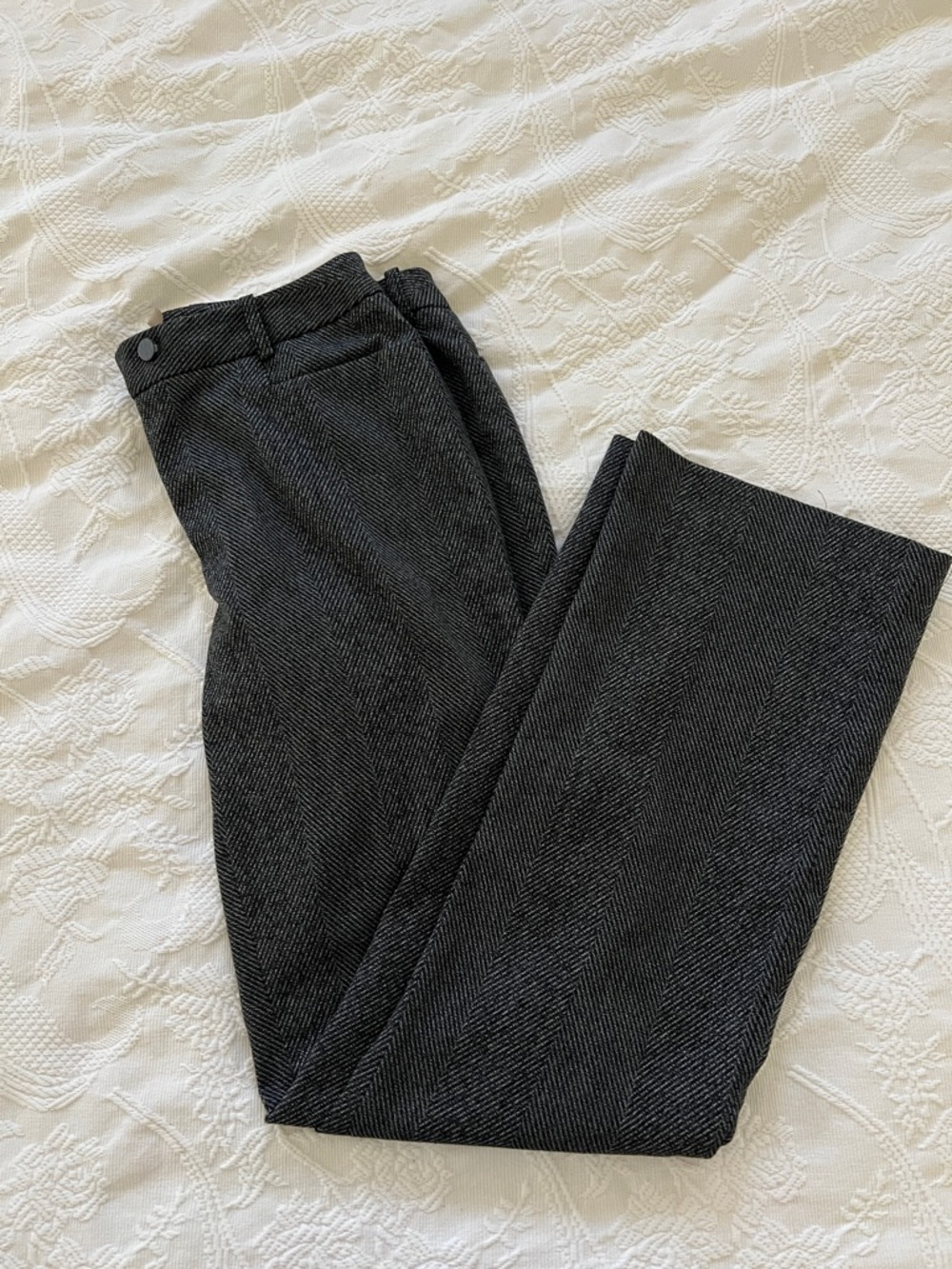 Calvin Klein Modern Fit Herringbone Pants in Charcoal Gray